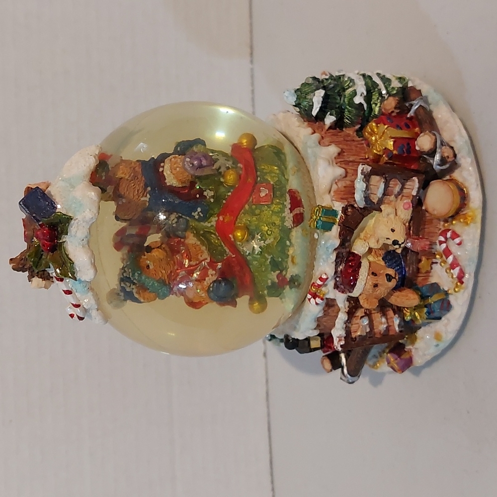 Vintage Sankyo Musical Snow Globe